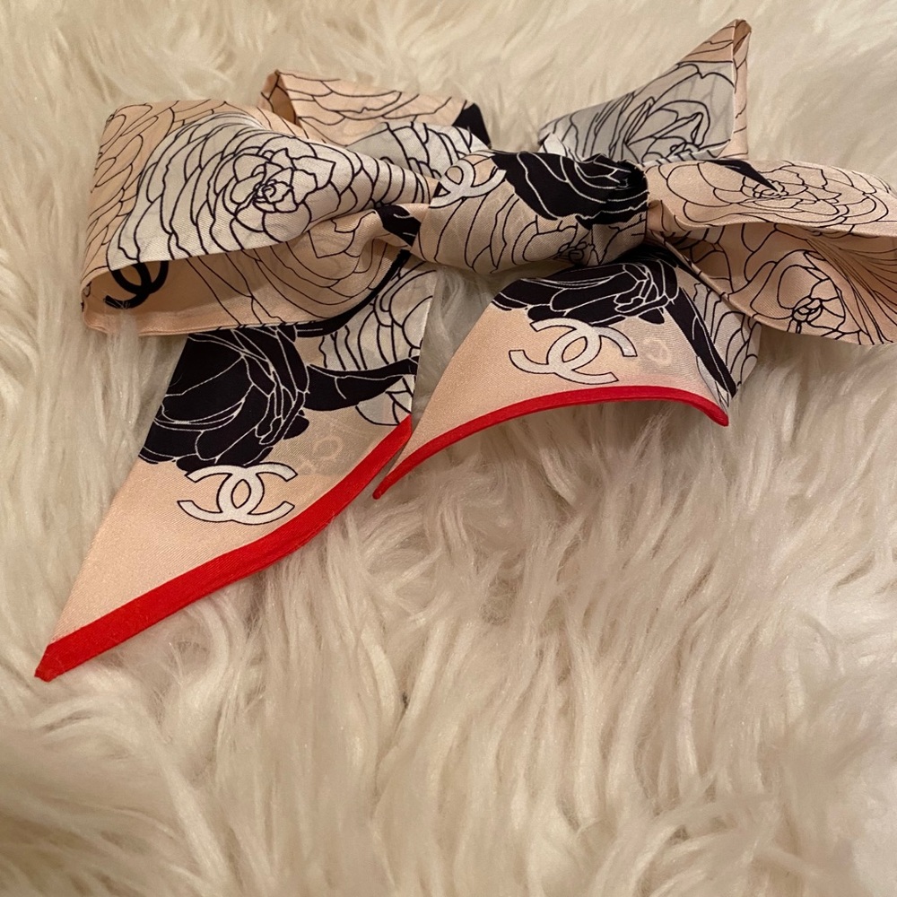 Chanel Bandeau Floral CC Red Trim Beige Black Silk